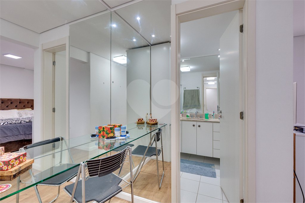 Apartamento à venda com 4 quartos, sendo 2 suítes, em Santo Amaro, São Paulo, SP