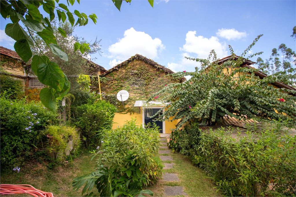 Chácara à venda com 5 quartos, sendo 4 suítes, no Centro (canguera), São Roque, SP