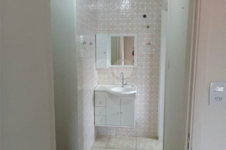 Terreno à venda com 8 quartos em Vila Gomes, São Paulo, SP