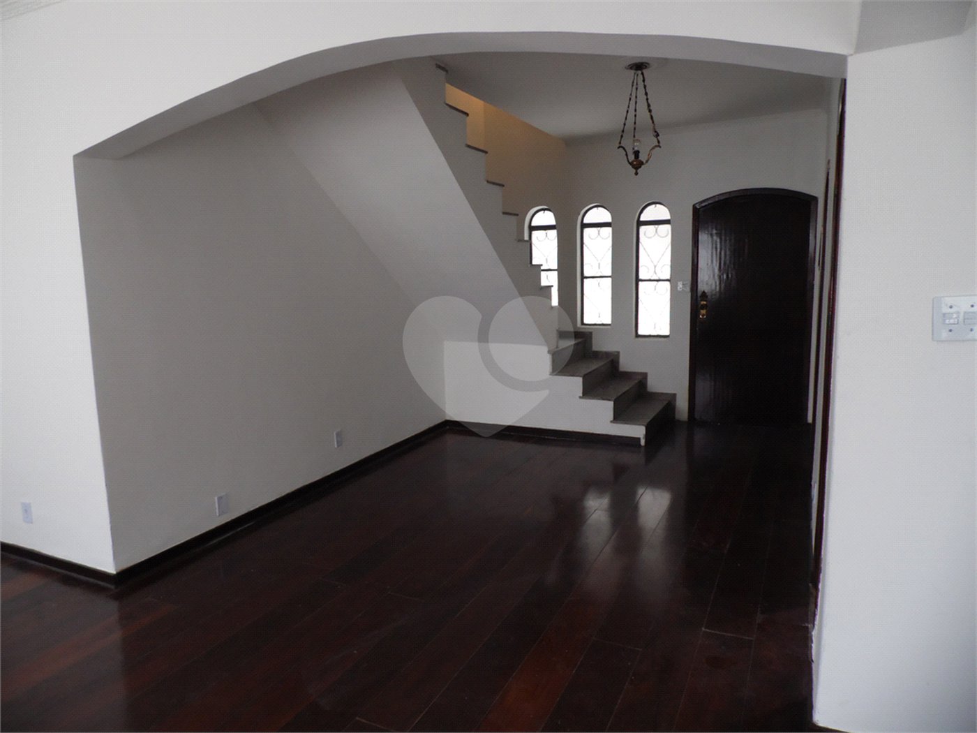 Casa à venda com 5 quartos, sendo 3 suítes, em Vila São Francisco, São Paulo, SP