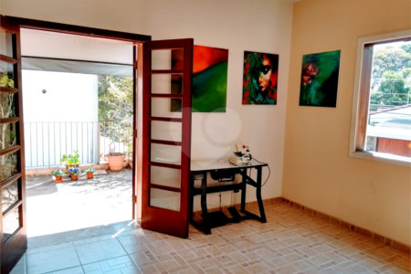Sobrado à venda com 4 quartos, sendo 1 suíte, em Indianópolis, São Paulo, SP