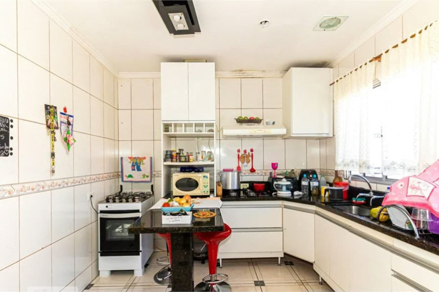 Sobrado à venda com 9 quartos, sendo 4 suítes, em Vila Guilherme, São Paulo, SP