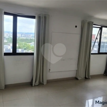 Sala comercial com 35m² , 1 vaga , 1 banheiro , à venda na Penha.