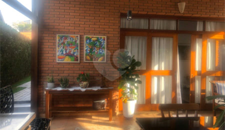 Casa à venda com 4 quartos, sendo 1 suíte, no condomínio Ypê Branco II, São Paulo - SP