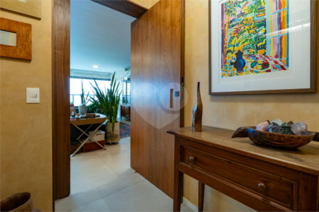 Apartamento à venda com 3 suítes em Campo Belo, São Paulo, SP
