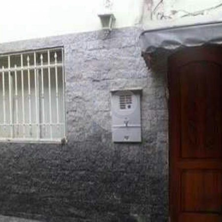 Casa à venda com 2 quartos, sendo 1 suíte, no condomínio Travessa Carmem Lúcia Carneiro,88, São Paulo - SP