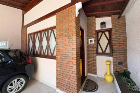 Casa à venda com 2 quartos em Vila Galvão, Guarulhos, SP