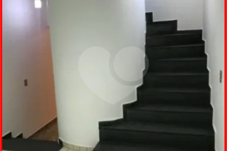 Sobrado à venda com 3 quartos, sendo 1 suíte, em Ferreira, São Paulo, SP