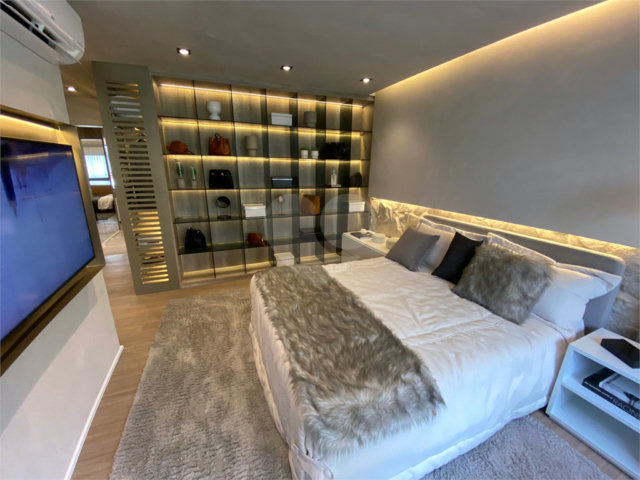 Apartamento à venda com 3 suítes em Campo Belo, São Paulo, SP