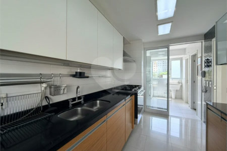 Apartamento à venda com 3 suítes em Vila Mariana, São Paulo, SP