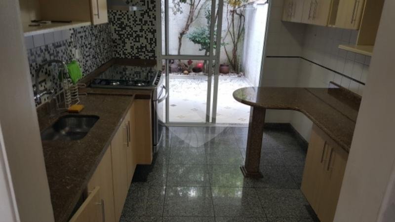 Casa em condomínio à venda com 3 quartos, sendo 1 suíte,  em Vila São Silvestre, São Paulo, SP