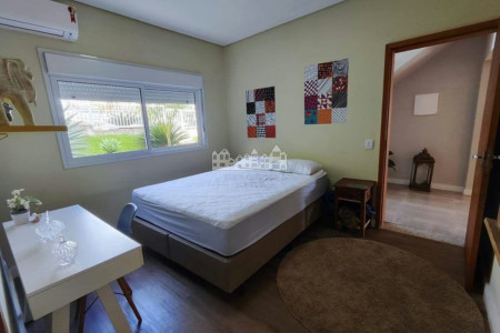 Casa à venda com 6 suítes no condomínio Portal Ouro Verde, Atibaia - SP