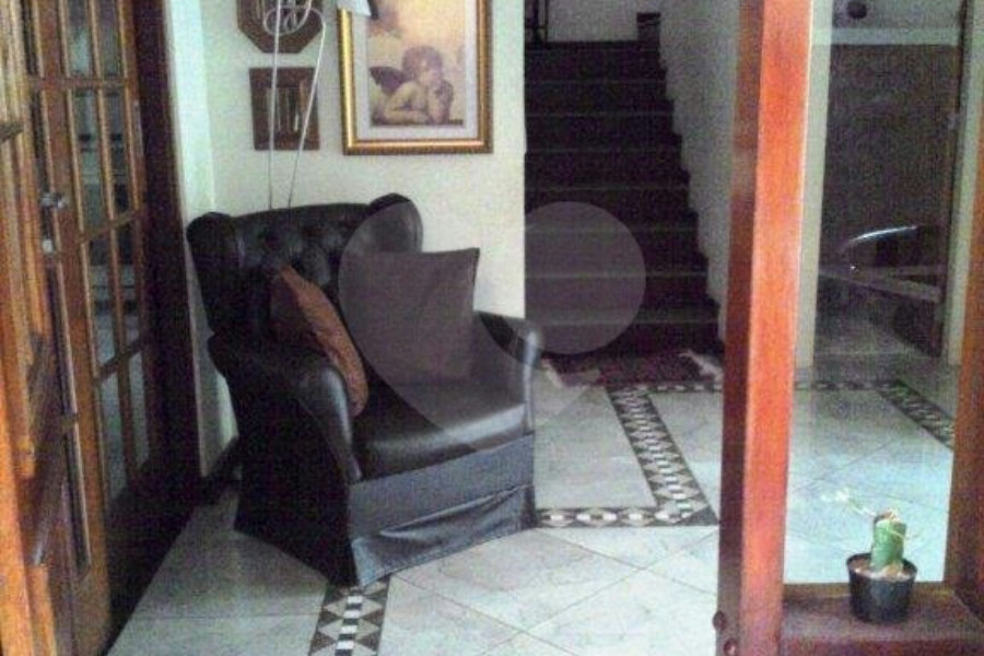 Casa à venda com 4 quartos, sendo 2 suítes,  em Horto, São Paulo, SP