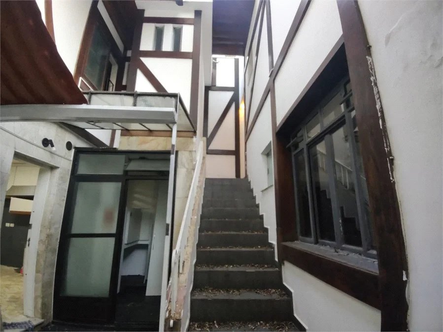 Sobrado à venda com 5 quartos, sendo 3 suítes, em Cidade Monções, São Paulo, SP