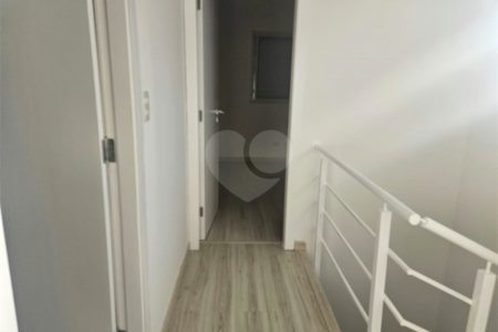 Casa à venda com 2 quartos, sendo 1 suíte, no condomínio Vitória Park, Suzano - SP