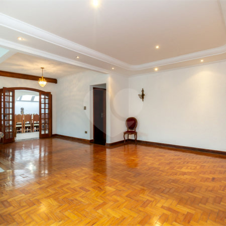 Casa Térrea à venda na Saúde c/285 m2 - Terreno de 392,50 m2 - 3 Quartos/2 Suítes/3 Vagas