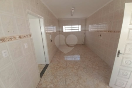 Casa térrea com 2 dormitórios.