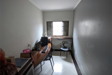Casa com 3 dormitórios no Jardim Nova Santa Paula