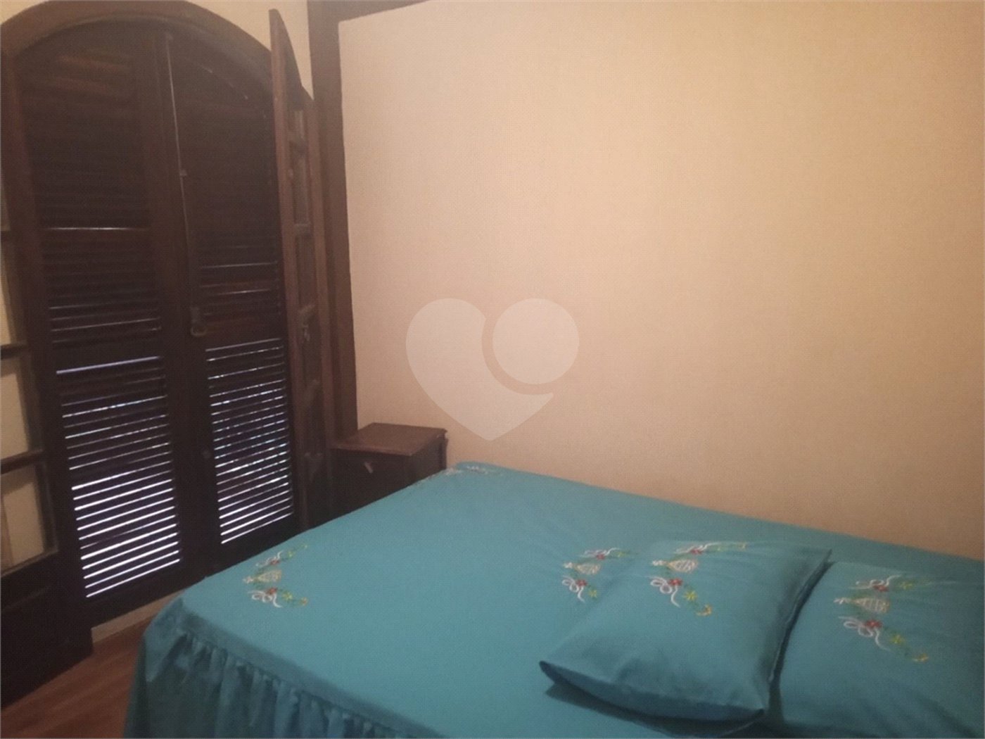 Chácara à venda com 7 quartos, sendo 3 suítes, em Saboó, São Roque, SP