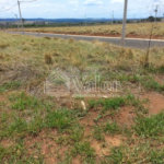 Terreno plano no Condomínio Villeneuve, com 250,00 m² de área total.