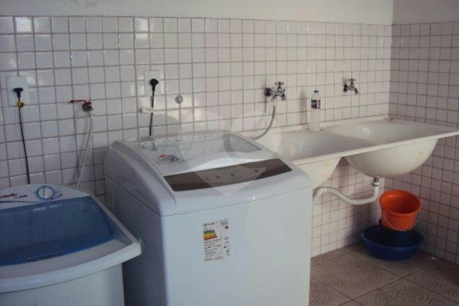 Sobrado à venda com 8 quartos em Vila Medeiros, São Paulo, SP