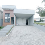 Casa à venda com 3 suítes no condomínio Vita Verdi, Valinhos - SP