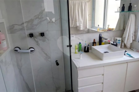 Apartamento à venda com 3 quartos, sendo 1 suíte,  em Santa Cecília, São Paulo, SP