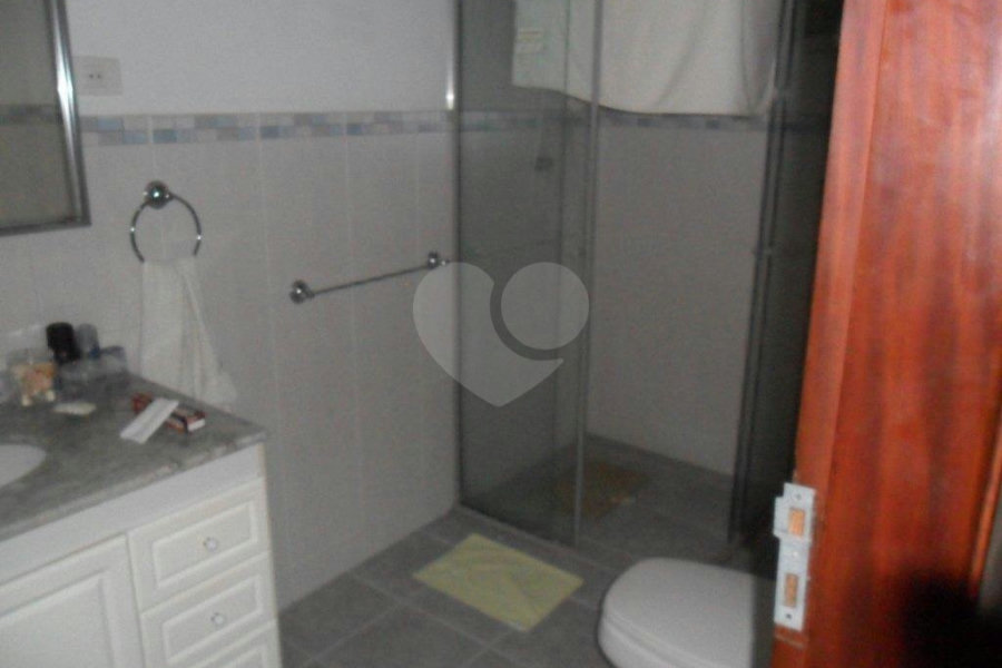 Sobrado à venda com 3 quartos, sendo 1 suíte, em Vila Albertina, São Paulo, SP