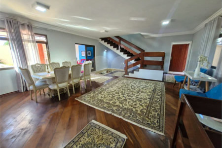 Casa à venda com 4 suítes no condomínio Villa Viana II, Cotia - SP