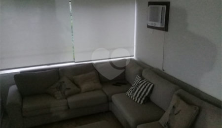 Triplex à venda ou para alugar com 4 suítes em Enseada, Guarujá, SP