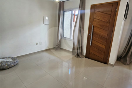 Sobrado à venda com 3 quartos, sendo 1 suíte,  em Vila Nivi, São Paulo, SP