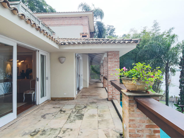 Casa à venda com 4 suítes em Guarapiranga, São Paulo, SP