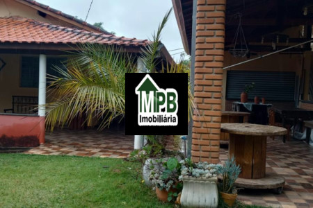 Chácara à venda com 3 quartos, sendo 1 suíte, em Bairro dos Buenos, Piedade, SP