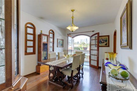 Casa à venda com 3 quartos, sendo 1 suíte, em Alto da Boa Vista, São Paulo, SP