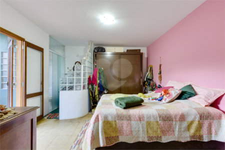 Casa à venda com 5 quartos, sendo 2 suítes, em Alto da Boa Vista, São Paulo, SP