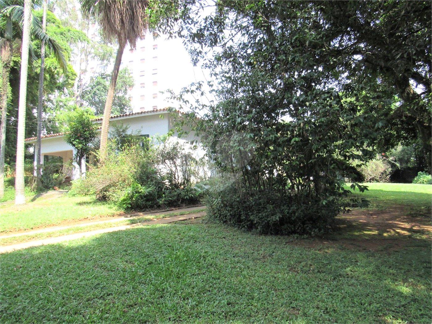 Terreno à venda com 1 quarto, sendo 3 suítes, em Granja Julieta, São Paulo, SP