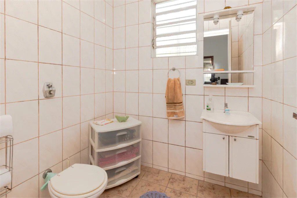 Casa à venda com 4 quartos, sendo 3 suítes,  em Vila Pirajussara, São Paulo, SP