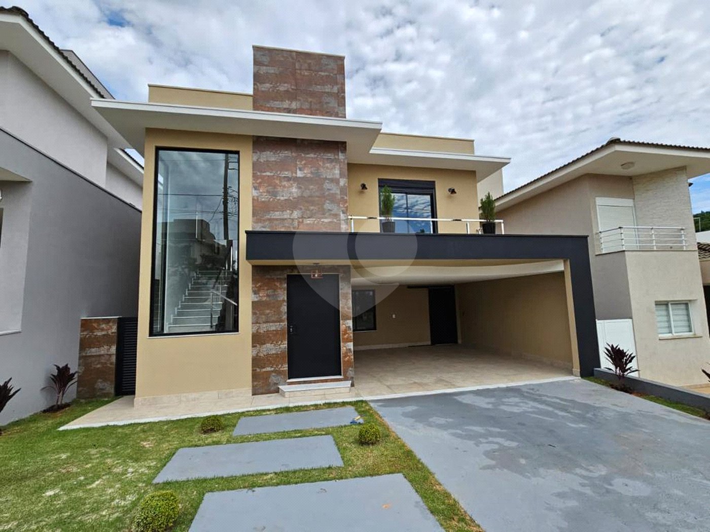 Casa à venda com 3 quartos, sendo 4 suítes, no condomínio Reserva dos Vinhedos, Louveira - SP
