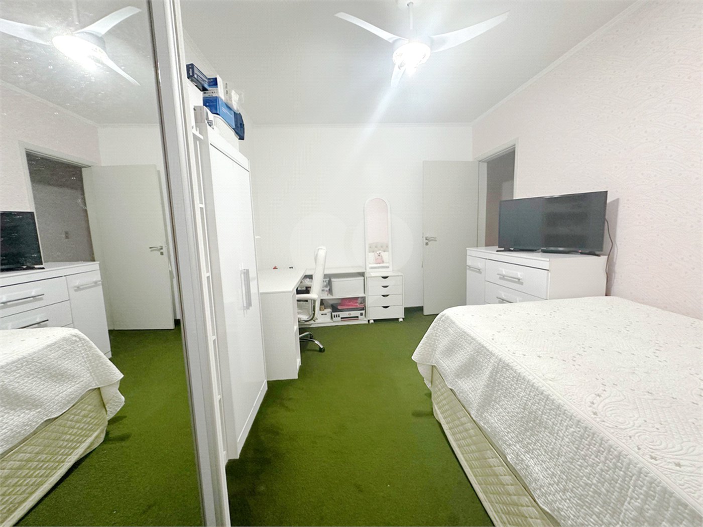 Sobrado à venda com 3 quartos em Vila Paulicéia, São Paulo, SP