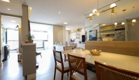 Apartamento à venda com 2 quartos, sendo 1 suíte,  em Santo Amaro, São Paulo, SP