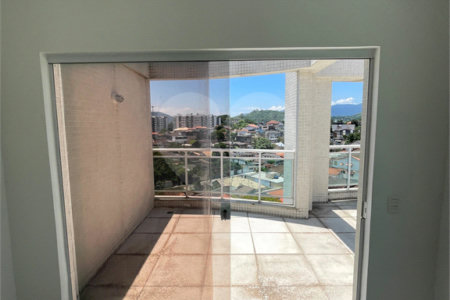 Apartamento à venda com 3 quartos, sendo 1 suíte, em Campo Grande, Rio de Janeiro, RJ