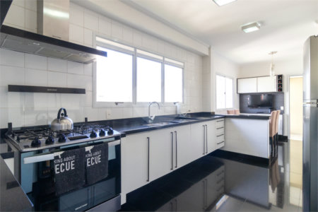 Apartamento à venda com 4 suítes em Vila Sofia, São Paulo, SP