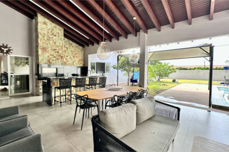 Casa à venda com 3 suítes no Centro-norte, Várzea Grande, MT