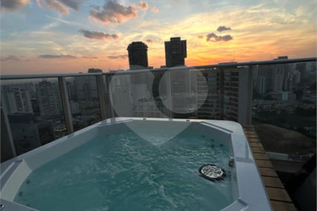 Cobertura à venda com 2 quartos, sendo 1 suíte, em Jardim das Acácias, São Paulo, SP