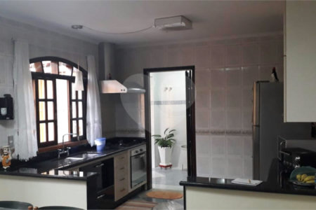 Casa à venda com 3 quartos, sendo 1 suíte, em Vila Gustavo, São Paulo, SP