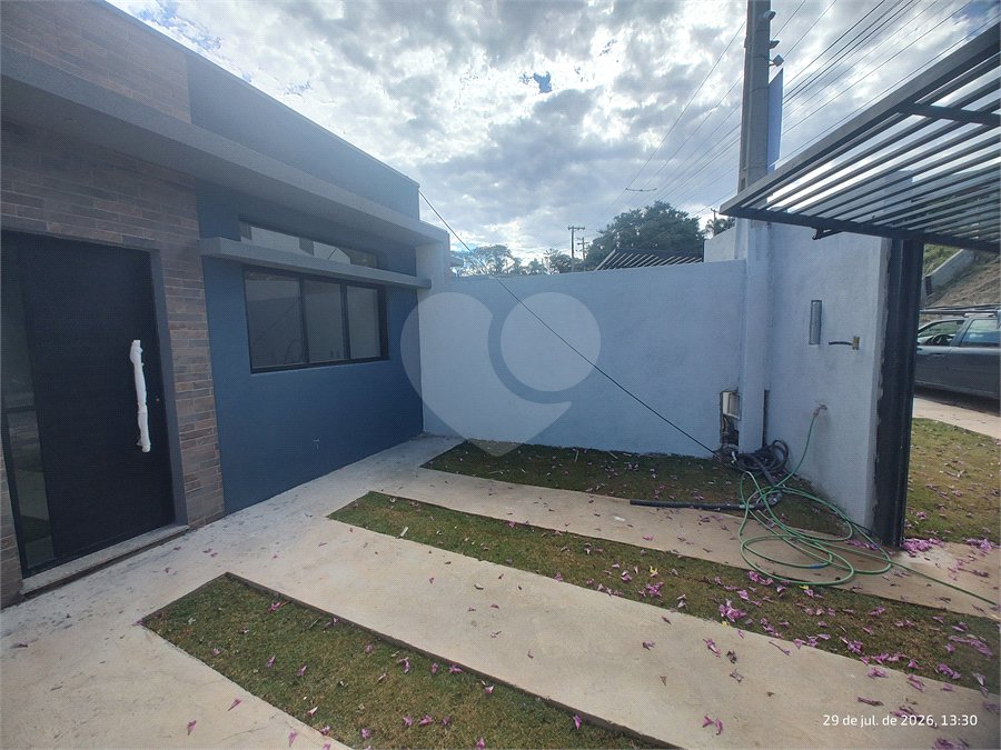 Casa à venda com 2 quartos, sendo 1 suíte, em Jardim Santo Antônio, Atibaia, SP