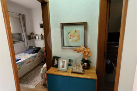 Sobrado à venda com 2 quartos em Vila Nivi, São Paulo, SP