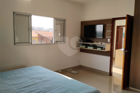 Sobrado à venda com 4 quartos, sendo 3 suítes,  em Jardim Marabá, Itapetininga, SP