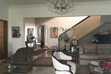 Casa à venda com 4 suítes em Jardim Leonor, São Paulo, SP