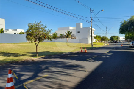 Excelente Terreno à Venda no Condomínio Damha II, São Carlos